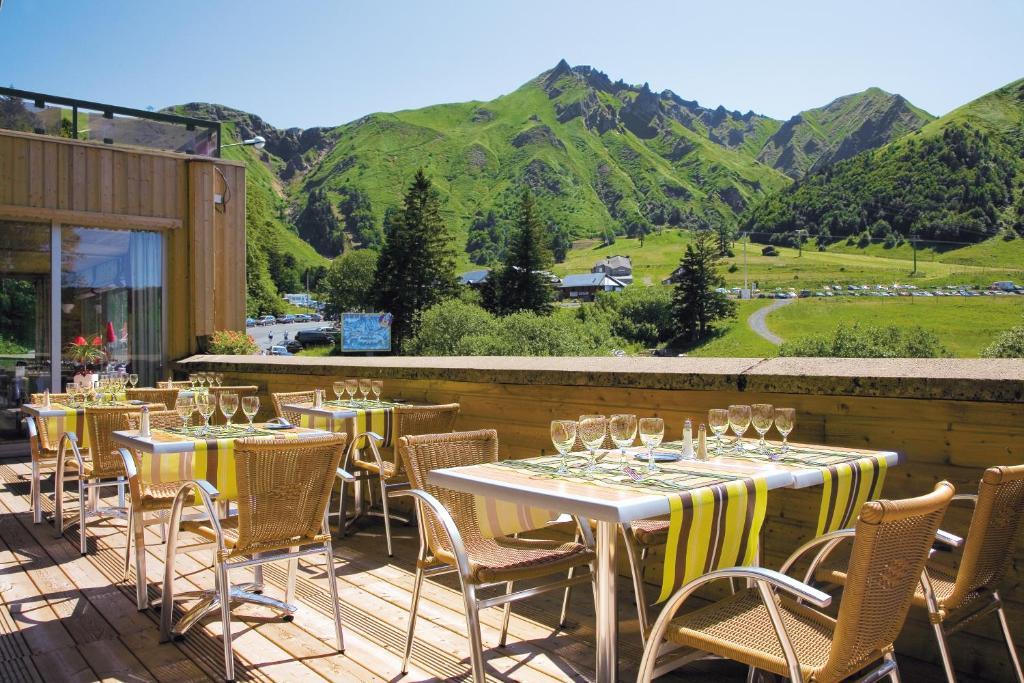 Hotel Du Puy Ferrand , Restaurant La Table De L'Ours Le Mont-Dore Exterior photo